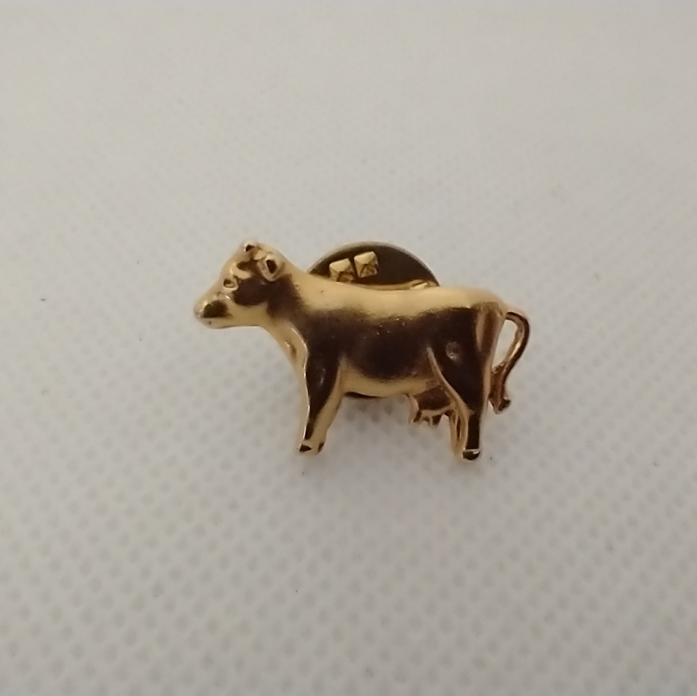🧁 3/$30 Golden Cow Metal Pin NEW